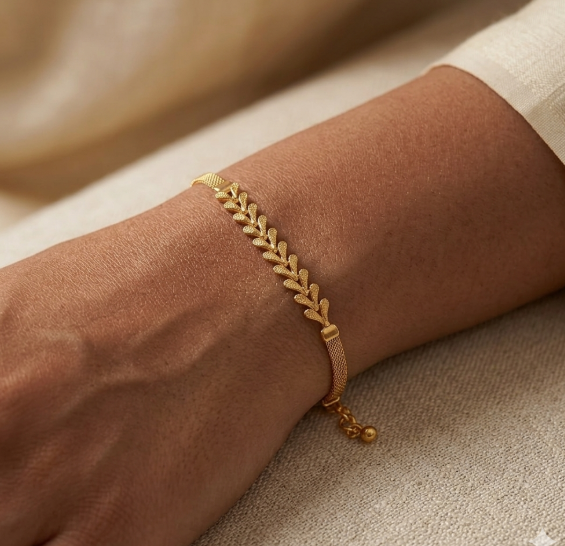 BRACELET